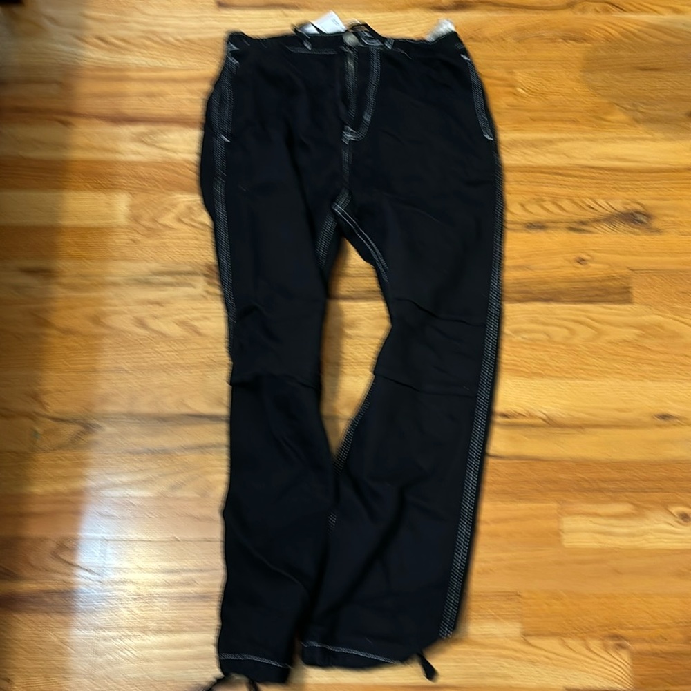 * NWT. Parachute Jeans-black